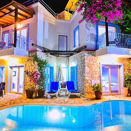 Center 4 Bedroom 8119 Kalkan