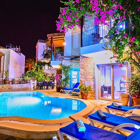 Center 4 Bedroom 8119 Villa Kalkan
