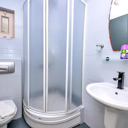 Center 4 Bedroom 8119 וילה קלקן